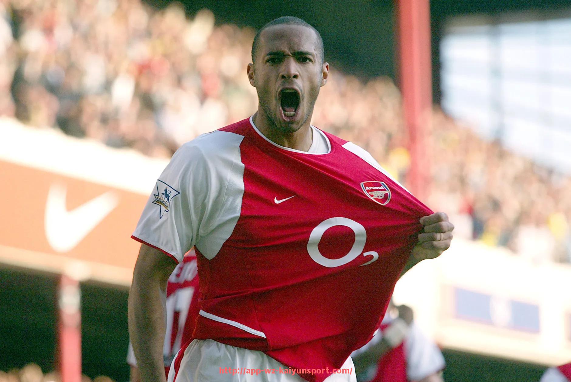 开云体育官网app下载-意甲球队拍摄全家福用的文案和蛋糕象征解析